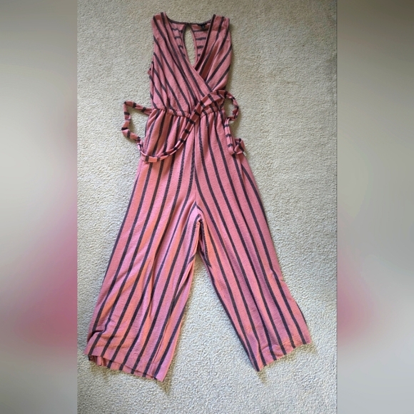 NWOT Torrid Cropped Romper Size 1XL - Picture 3 of 4